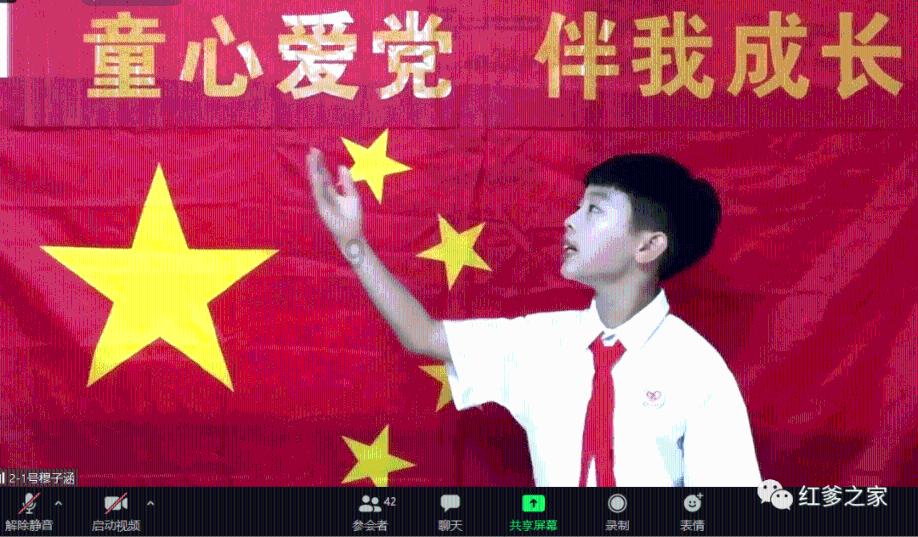 河南一路面突塌陷3辆电动车掉坑